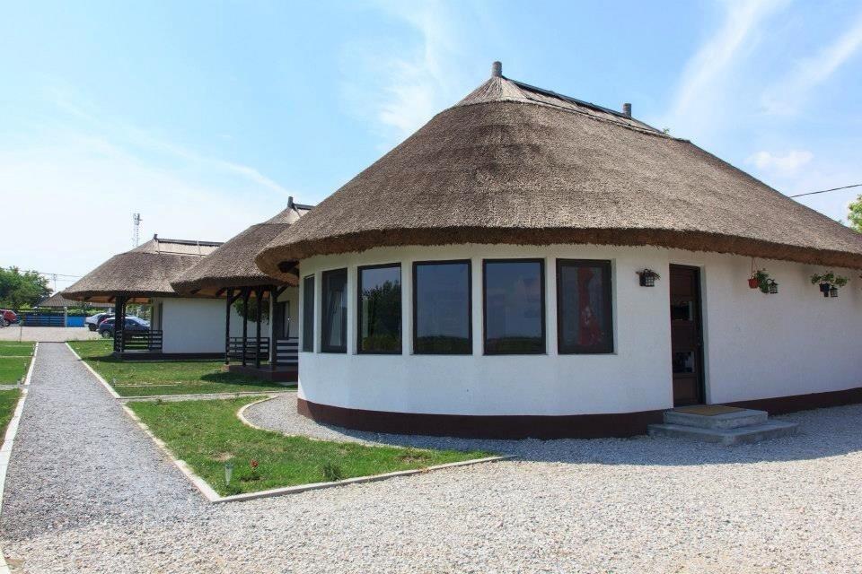 Hotel Casa Patru Anotimpuri à Dunavăţu de Jos Extérieur photo