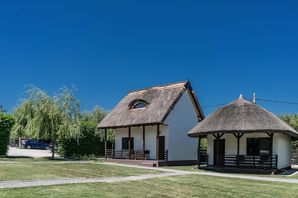 Hotel Casa Patru Anotimpuri à Dunavăţu de Jos Extérieur photo
