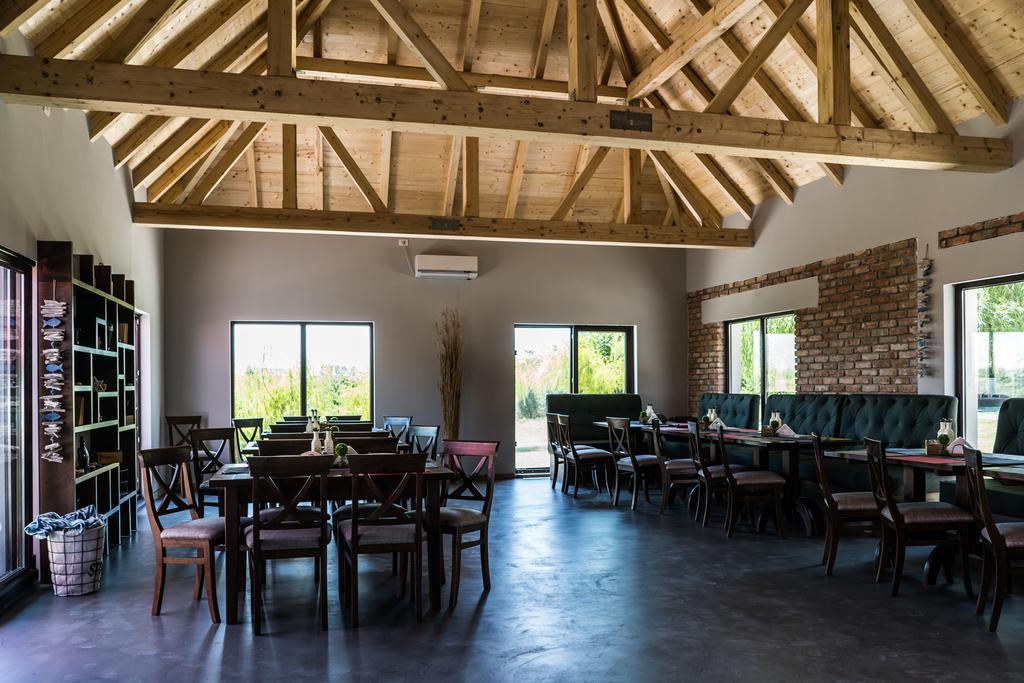 Hotel Casa Patru Anotimpuri à Dunavăţu de Jos Extérieur photo