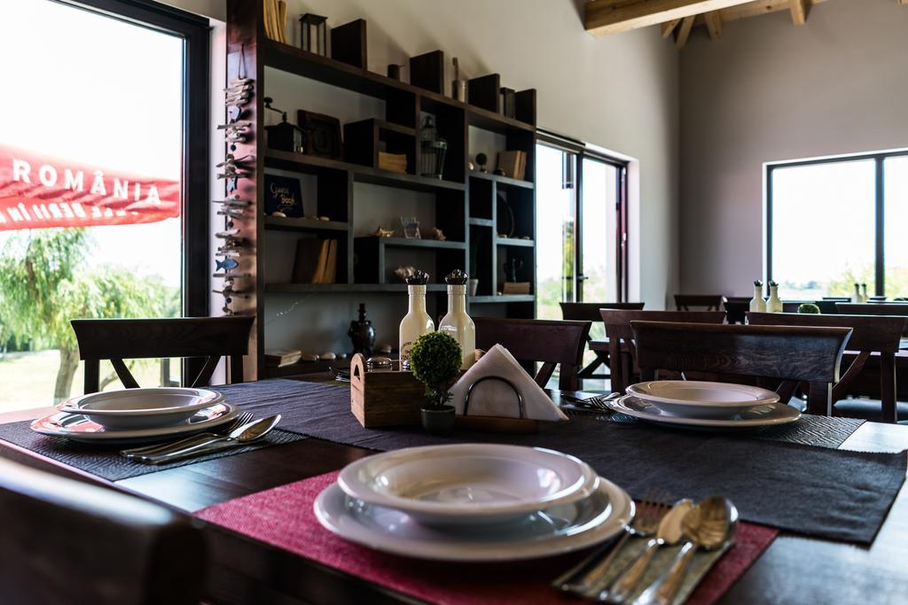 Hotel Casa Patru Anotimpuri à Dunavăţu de Jos Extérieur photo