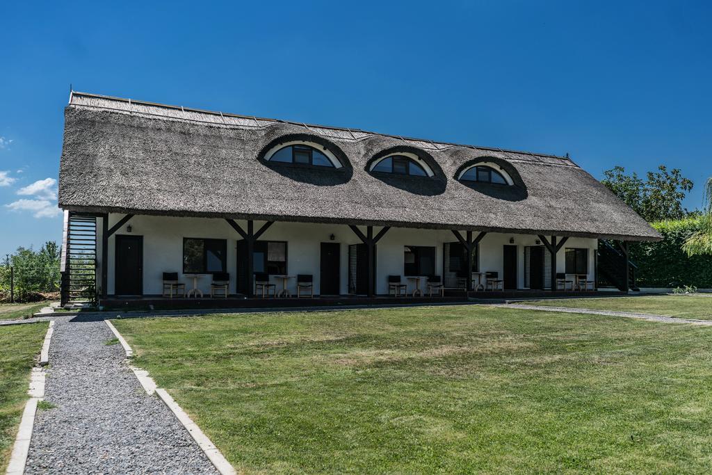 Hotel Casa Patru Anotimpuri à Dunavăţu de Jos Extérieur photo