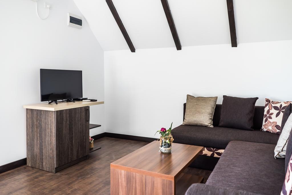 Hotel Casa Patru Anotimpuri à Dunavăţu de Jos Extérieur photo