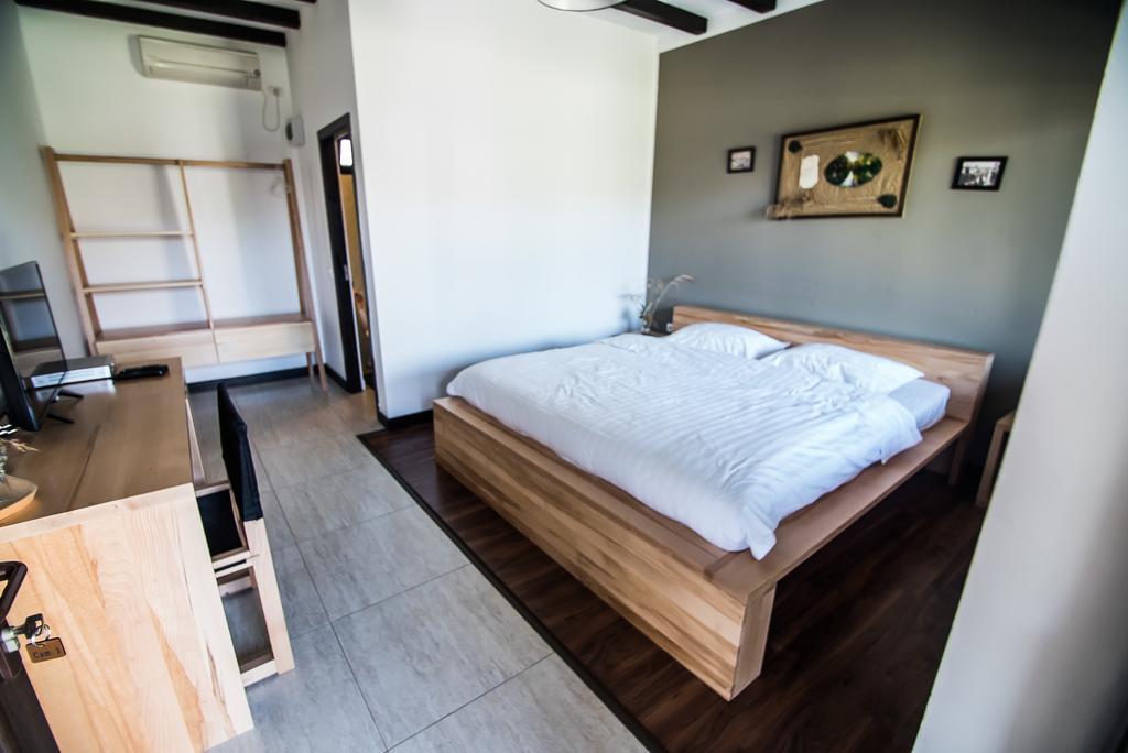 Hotel Casa Patru Anotimpuri à Dunavăţu de Jos Extérieur photo